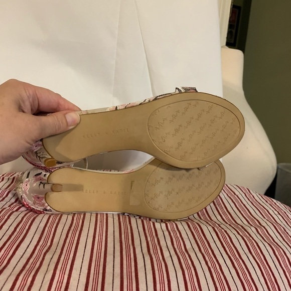 Kelly and Katie Kirstie embroidered cherry blossom - Picture 6 of 7